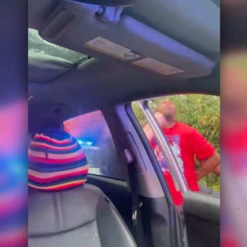 Δεν είχε ανάψει τα φώτα και… βρέθηκε στο νοσοκομείο – Νέο περιστατικό αστυνομικής βίας [ΒΙΝΤΕΟ]