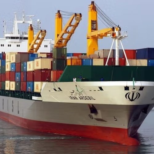 Οι ΗΠΑ επικήρυξαν τα πλοία των Φρουρών της Επανάστασης