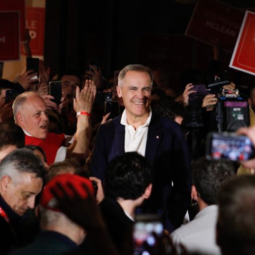 Ο Κάρνεϊ λέει ότι ο Καναδάς αντιμετωπίζει μια «κρίσιμη στιγμή» στον αγώνα για τους δασμούς