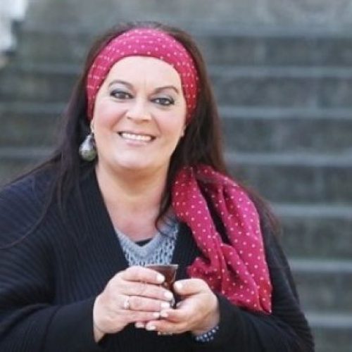 Μαρία Εκμεκτσίογλου: «Θαυμαστής μου έστελνε 100 κόκκινα τριαντάφυλλα κάθε μέρα»
