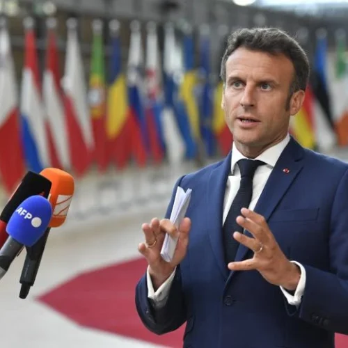 Γαλλία: Τα επόμενα βήματα του Μακρόν σε περίπτωση πτώσης της κυβέρνησης!