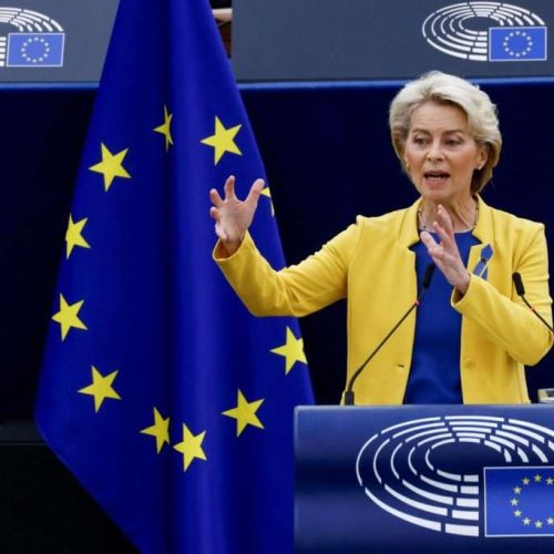 Ούρσουλα φον ντερ Λάιεν ευχαριστεί Τραμπ – Στενή συνεργασία ΕΕ, Ζελένσκι και ΗΠΑ για ειρήνη!