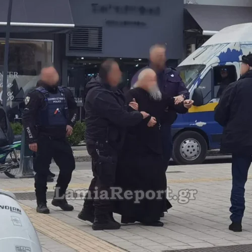 Στο ψυχιατρείο ο Αρχιμανδρίτης που έβριζε και απειλούσε αστυνομικούς στη Λαμία