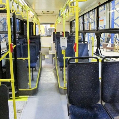 Ανήλικος προκάλεσε αναστάτωση σε λεωφορείο της Λαμίας – Συνελήφθη για επίδειξη και κλοπή