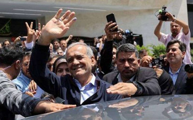 Μασούντ Πεζεσκιάν: «Το Ιράν παραμένει στο «τραπέζι των διαπραγματεύσεων»