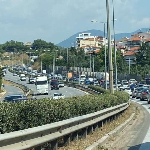 ΚΑΡΜΑΝΙΟΛΑ Ο ΠΕΡΙΦΕΡΕΙΑΚΟΣ ΘΕΣΣΑΛΟΝΙΚΗΣ – Μητέρα και παιδί στο Νοσοκομείο έπειτα από τροχαίο