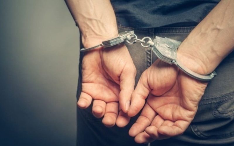 Έφοδος της ΕΛ.ΑΣ. στην Ελούντα: Τέσσερις Ισραηλινοί συνελήφθησαν σε πολυτελές πάρτι με λευκή και ροζ κοκαΐνη