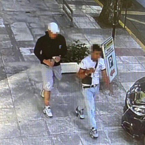 Η φωτογραφία που αποκάλυψε συμμορία ανηλίκων: Λήστευαν ανυποψίαστους περαστικούς στη μέση του δρόμου!