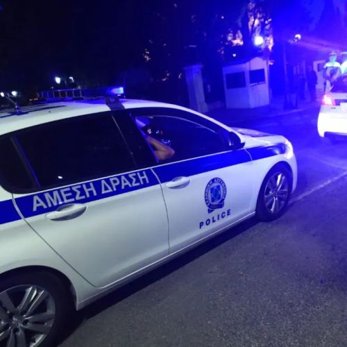 ΣΟΚ ΣΤΗ ΘΕΣΣΑΛΟΝΙΚΗ: ΑΝΗΛΙΚΟΣ ΜΕ ΚΛΕΜΜΕΝΗ ΜΟΤΟΣΙΚΛΕΤΑ ΕΠΕΣΕ ΠΑΝΩ ΣΕ ΠΕΡΙΠΟΛΙΚΟ