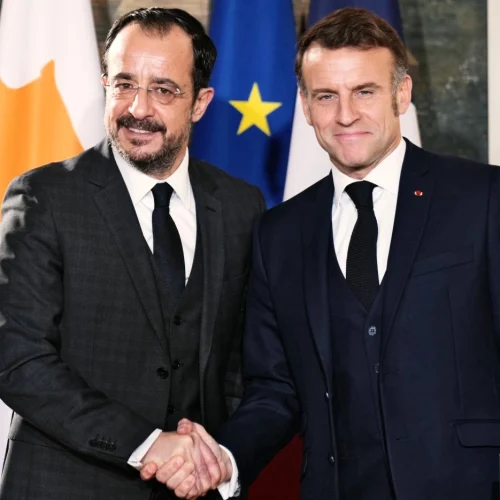 Η Γαλλία και η Κύπρος θα υπογράψουν αμυντικό σύμφωνο που θα επιτρέπει την ανάπτυξη γαλλικών στρατευμάτων στο νησί