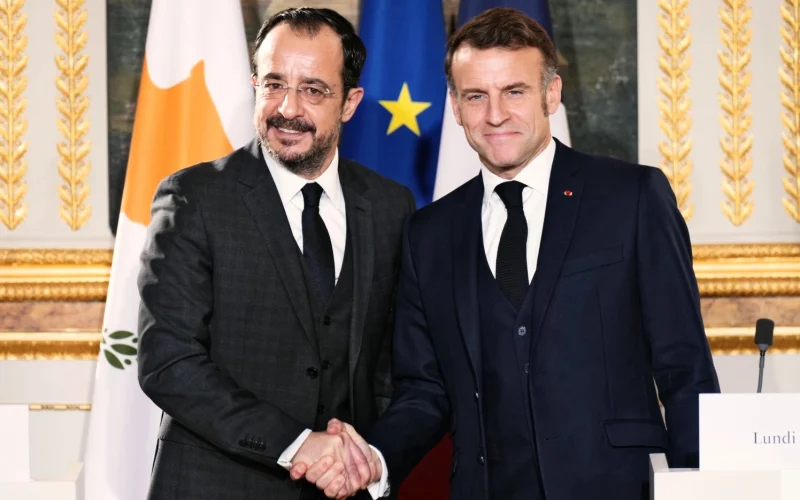Η Γαλλία και η Κύπρος θα υπογράψουν αμυντικό σύμφωνο που θα επιτρέπει την ανάπτυξη γαλλικών στρατευμάτων στο νησί