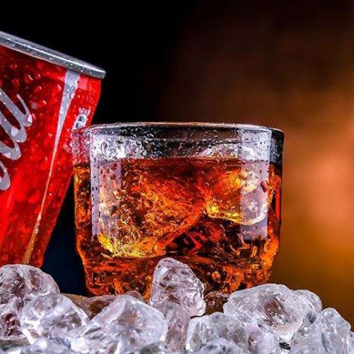 Coca-Cola: Λανσάρει νέο αναψυκτικό με ζάχαρη από ζαχαροκάλαμο μετά τις πιέσεις Τραμπ