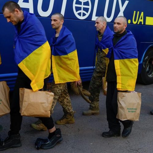 Ρωσία και Ουκρανία «ΑΝΤΑΛΑΣΣΟΥΝ» 307 στρατιώτες