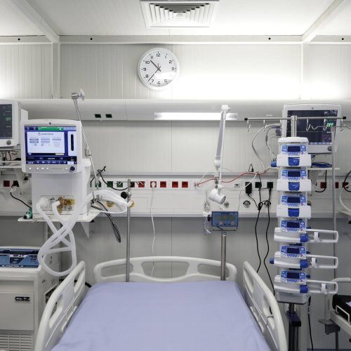Στη ΜΕΘ 16χρονη που έπεσε από την ταράτσα του σπιτιού της σε χωριό της Νάξου