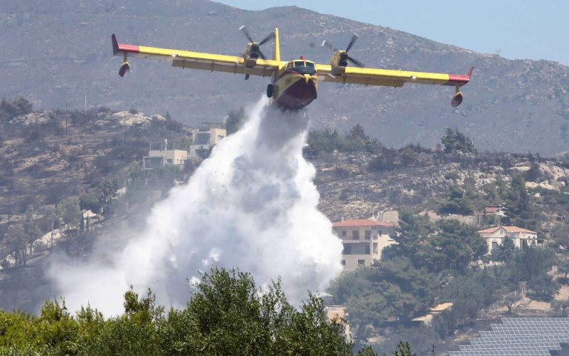 Σε εξέλιξη τέσσερις πυρκαγιές σε διαφορετικές περιοχές της χώρας