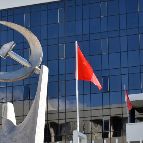 ΚΚΕ: «Ο κάλπικος καβγάς κυβέρνησης, ΠΑΣΟΚ και κόμματος Τσίπρα περί κοστολόγησης ένα στόχο έχει: ο λαός να μειώσει τις απαιτήσεις του»