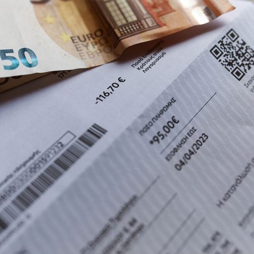 Μείωση στα «πράσινα» τιμολόγια Απριλίου ανακοίνωσε η ΔΕΗ – Ποιες είναι οι νέες τιμές