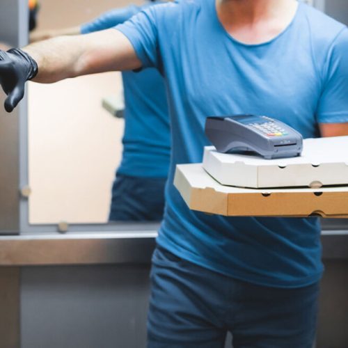 ΑΠΙΣΤΕΥΤΗ «Λαμογιά» ! – Προσποιείται τον αστυνομικό και παραγγέλνει πίτσες σε «ΤΜΗΜΑ» !