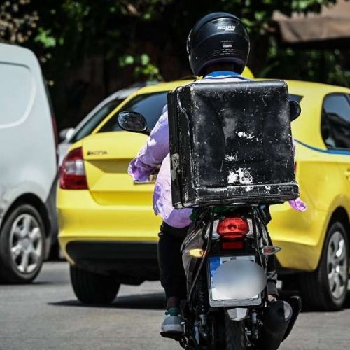 Σβήνουν τα δίτροχα στον καύσωνα – Οι απαγορεύσεις και τα πρόστιμα