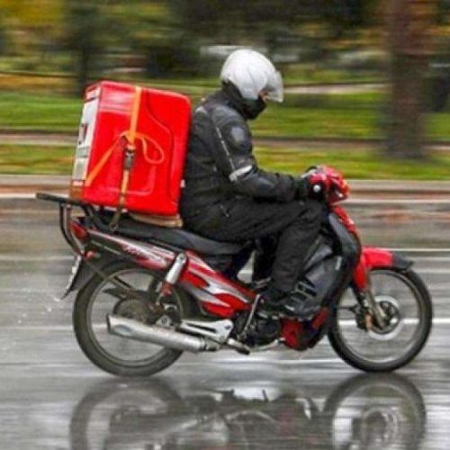 «Δεν θα αλλάξουμε επάγγελμα – θα αλλάξουμε το επάγγελμα» Απεργία σήμερα για delivery, courier και εργαζόμενους με μηχανάκι