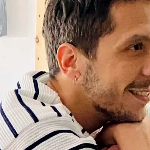 Πέθανε ο ηθοποιός Γιάννης Δενδρινός σε ηλικία 43 ετών – Θλίψη στον καλλιτεχνικό κόσμο