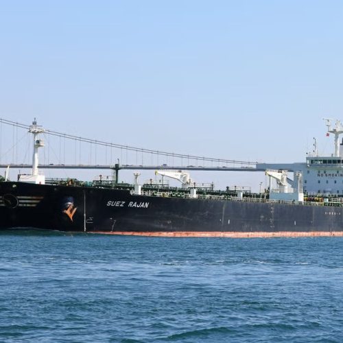 Στραγγαλισμός στην παγκόσμια ενέργεια: Το Ιράν επιβάλλει «διόδια» και μπλόκο στα Στενά του Ορμούζ