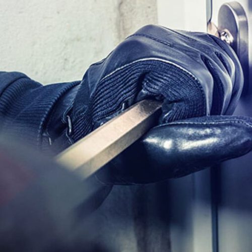 Βόλος -«Πιάστηκε» στα πράσα την ώρα που έκλεβε μέσα από σπίτι