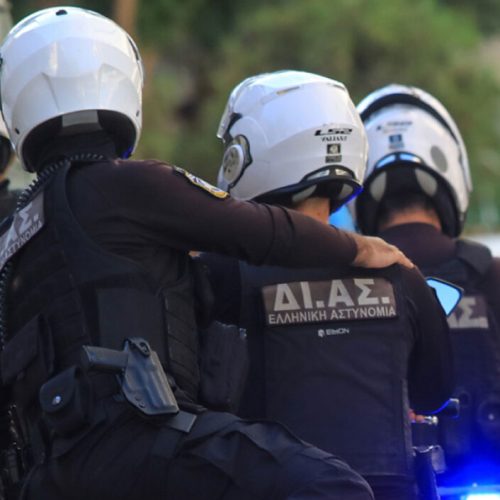 Αναστάτωση στα γραφεία του ΕΦΚΑ στην Ομόνοια: 61χρονος απείλησε υπαλλήλους με στυλιάρι