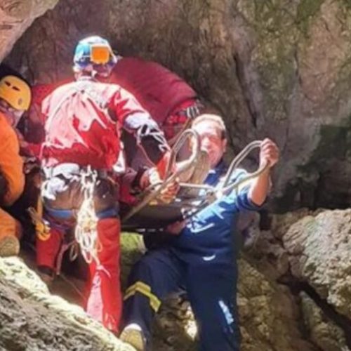 Παρέα έψαχνε για λίρες και «παγιδεύτηκε» σε σπηλιά – Επιχείρηση «απεγκλωβισμού»