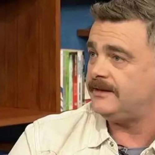 Δημήτρης Καπετανάκος: «Μεγάλωσα από μωρό σε bar – Δεν καθίσαμε ποτέ να φάμε όλοι μαζί σαν οικογένεια»