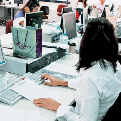 «Αγανακτισμένοι πολίτες» – Ο ΟΑΕΔ έχει τα τηλέφωνα μόνο για διακόσμηση