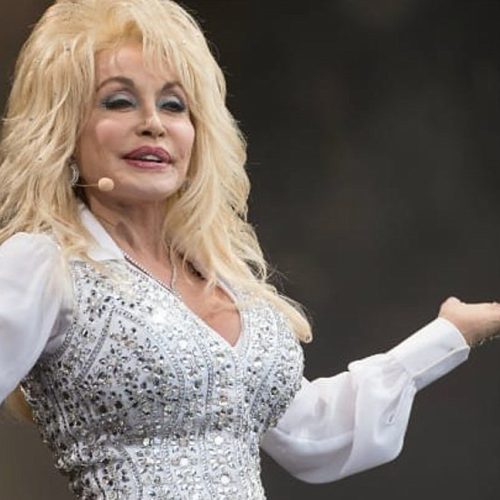 Πέθανε η εμβληματική τραγουδίστρια της κάντρι Ντόλι Πάρτον