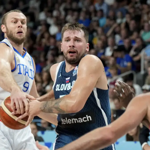 Ιταλία – Σλοβενία 77-84: Ο διαστημικός Ντόντσιτς έστειλε τους Σλοβένους στα προημιτελικά του Eurobasket