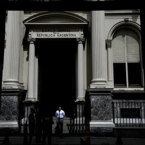 Η Αργεντινή θα δανειστεί άλλα 5 δισ. δολάρια από την Κίνα