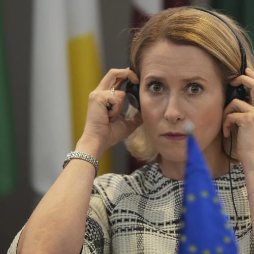 Η ΕΕ καλεί τη Σερβία να κάνει «ΣΤΡΑΤΗΓΙΚΗ ΕΠΙΛΟΓΗ» μεταξύ της Δύσης και της Ανατολής