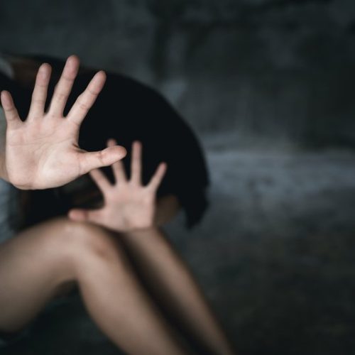Απίστευτο – Καταδικασμένος Πακιστανός παιδεραστής αποφεύγει την απέλαση επειδή είναι αλκοολικός