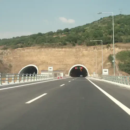 Σφοδρή χαλαζόπτωση στην Εγνατία Οδό: Έκλεισε εκτάκτως η σήραγγα Δρίσκου και στα 2 ρεύματα