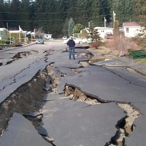 Earthquake of Magnitude 6.2 Strikes Oregon Coast  - 1
