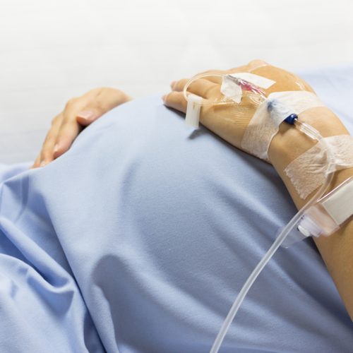 Τραγωδία – Νεκρή 28χρονη έγκυος σε νοσοκομείο μετά από «χορήγηση» αντιβίωσης