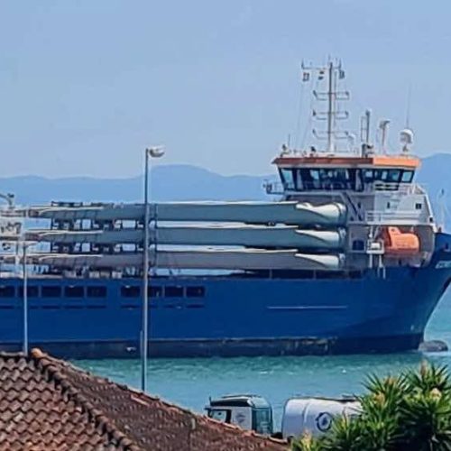 Γέμισε «ανεμογεννήτριες» το λιμάνι Στυλίδας!