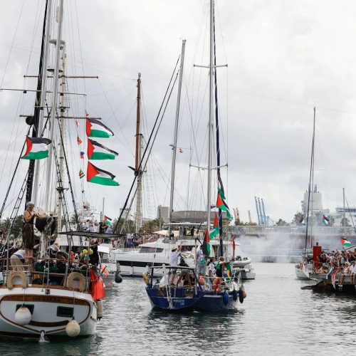 ΥΨΙΣΤΟΣ ΣΥΝΑΓΕΡΜΟΣ ΣΤΗ ΜΕΣΟΓΕΙΟ! Ο ΣΤΟΛΟΣ SUMUD ΑΨΗΦΑ ΤΟ ΙΣΡΑΗΛ ΚΑΙ ΣΠΑΕΙ ΤΟΝ ΑΠΟΚΛΕΙΣΜΟ ΤΗΣ ΓΑΖΑΣ!