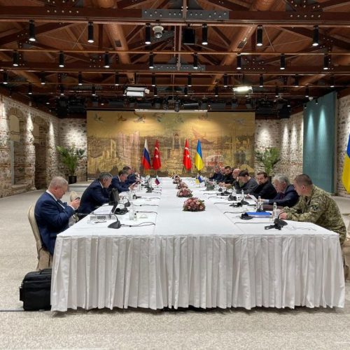 Διαπραγματεύσεις «ΚΑΡΙΚΑΤΟΥΡΑ» – Όλοι παρόντες, εκτός από…