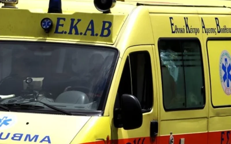 Τραγωδία στο Κολωνάκι: Άτομο ανασύρθηκε χωρίς τις αισθήσεις του μετά από ατύχημα σε γκαράζ