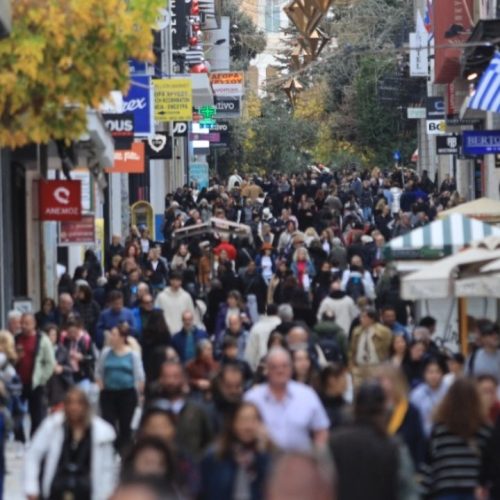 Χριστούγεννα 2025: Από την Πέμπτη μπαίνουν σε “γιορτινή λειτουργία” τα καταστήματα – Ξεκινά το εορταστικό ωράριο