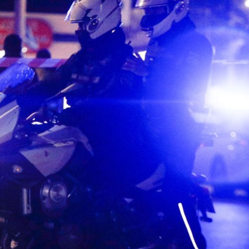 «Θεσσαλονίκη: 32χρονος επιτίθεται σε αστυνομικό – Τον ρίχνει στο έδαφος και τον χτυπά