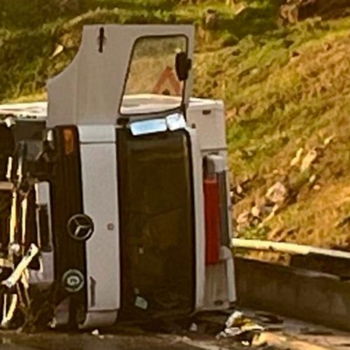 Τραγωδία στο Κερατσίνι: Η μητέρα του οδηγού έχασε τη ζωή της στο ανατρεπόμενο φορτηγό