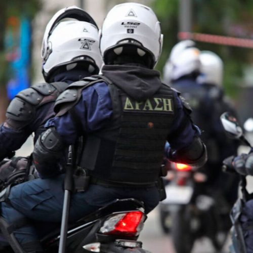 Σύλληψη 16χρονων στον Εύοσμο για κλοπή… ενός ζευγαριού παπούτσια και φθορές σε θυρίδες courier