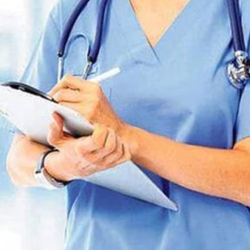 Σκάνδαλο στο Λουτράκι: 42χρονη πουλούσε πλαστά πιστοποιητικά υγείας και δελτία αθλητών