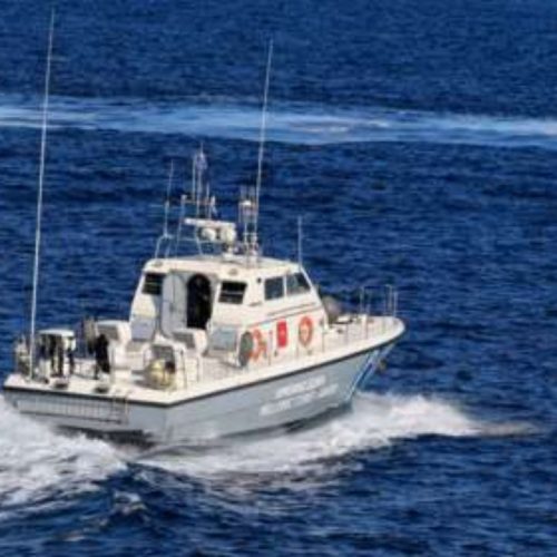 ΣΑΜΟΣ: 31 ΑΝΘΡΩΠΟΙ ΣΕ ΤΑΧΥΠΛΟΟ ΚΥΚΛΩΜΑΤΟΣ ΚΑΙ Η ΙΔΙΑ ΑΚΤΗ ΠΑΡΑΜΕΝΕΙ «ΔΙΑΔΡΟΜΗ»