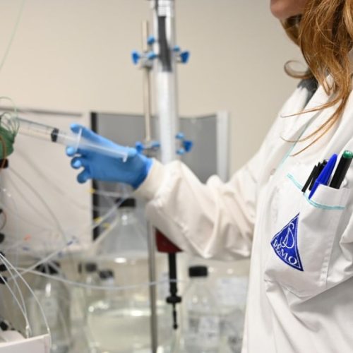 Καινοτομία με όνομα: Η ελληνική φαρμακοβιομηχανία που αλλάζει ζωές